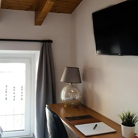 Ape - 10 Min To Bgy Airport Apartment